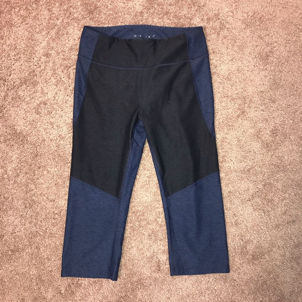 Outdoor voices blue black cropped leggings size medium